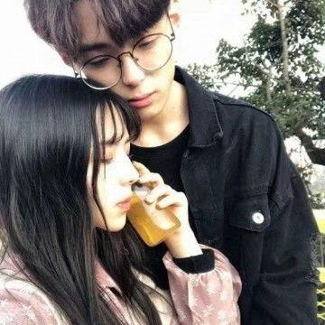 00后网红情侣,甜蜜爱情故事，网络红人的甜蜜日常